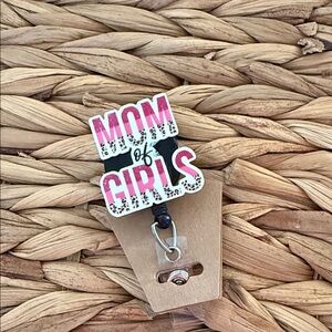 Mom of Girls badge reel